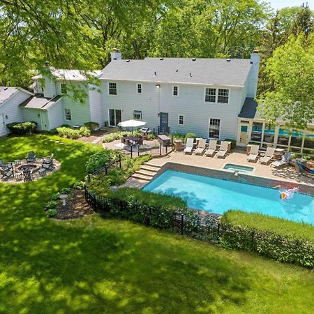 Spacious, Luxury Renovated Home With 4 Kings, Firepit Glen Ellyn Εξωτερικό φωτογραφία