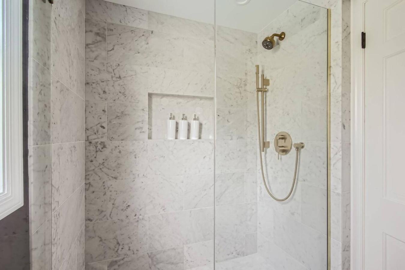 Spacious, Luxury Renovated Home With 4 Kings, Firepit Glen Ellyn Εξωτερικό φωτογραφία