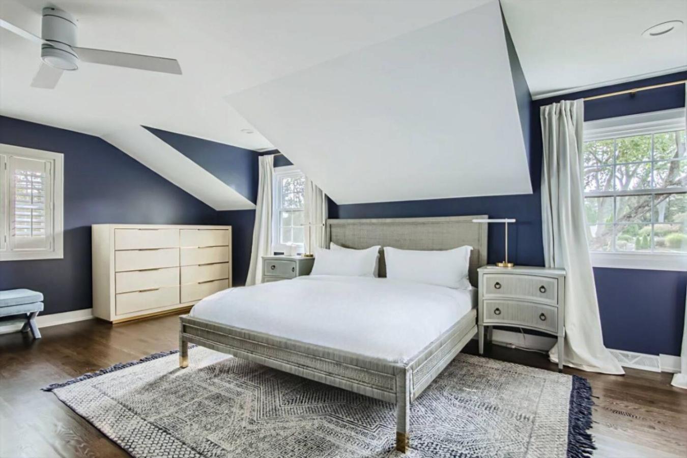 Spacious, Luxury Renovated Home With 4 Kings, Firepit Glen Ellyn Εξωτερικό φωτογραφία